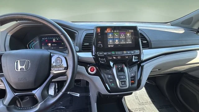 Used 2023  Honda Touring image 11