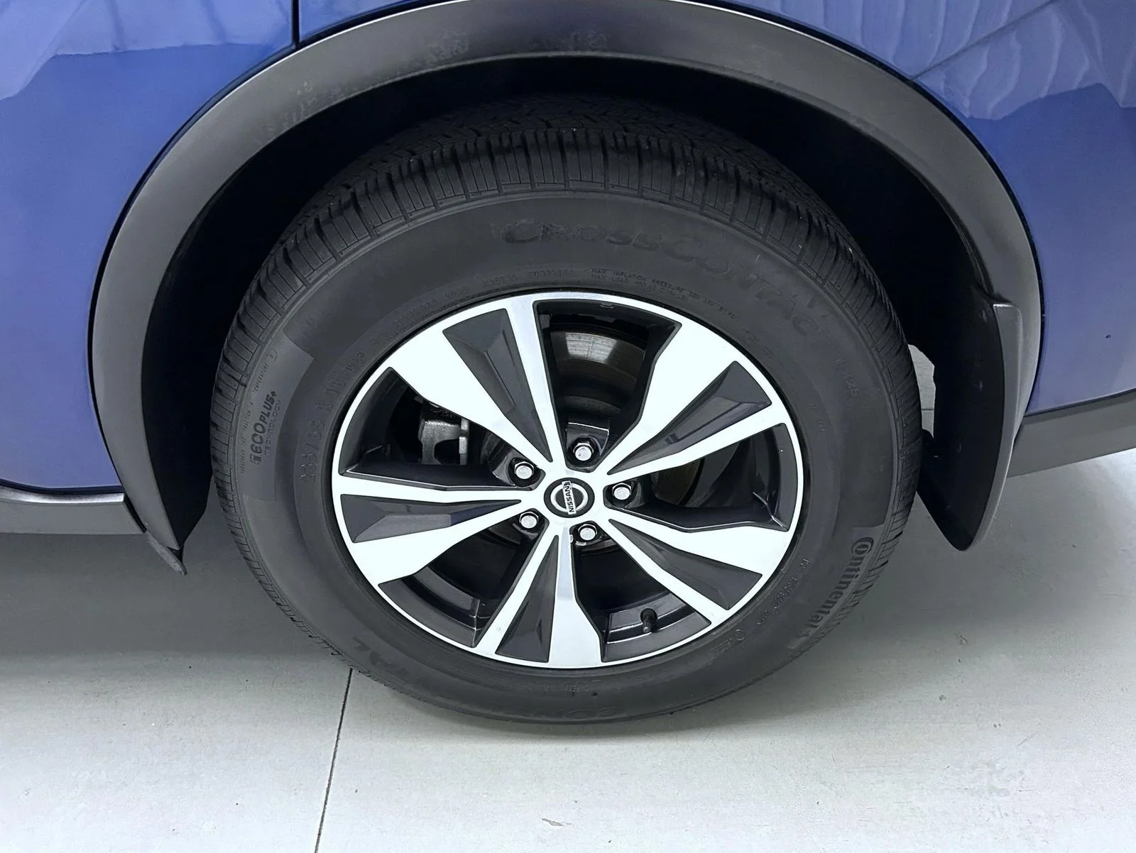Used 2022 Blue Nissan S image 22