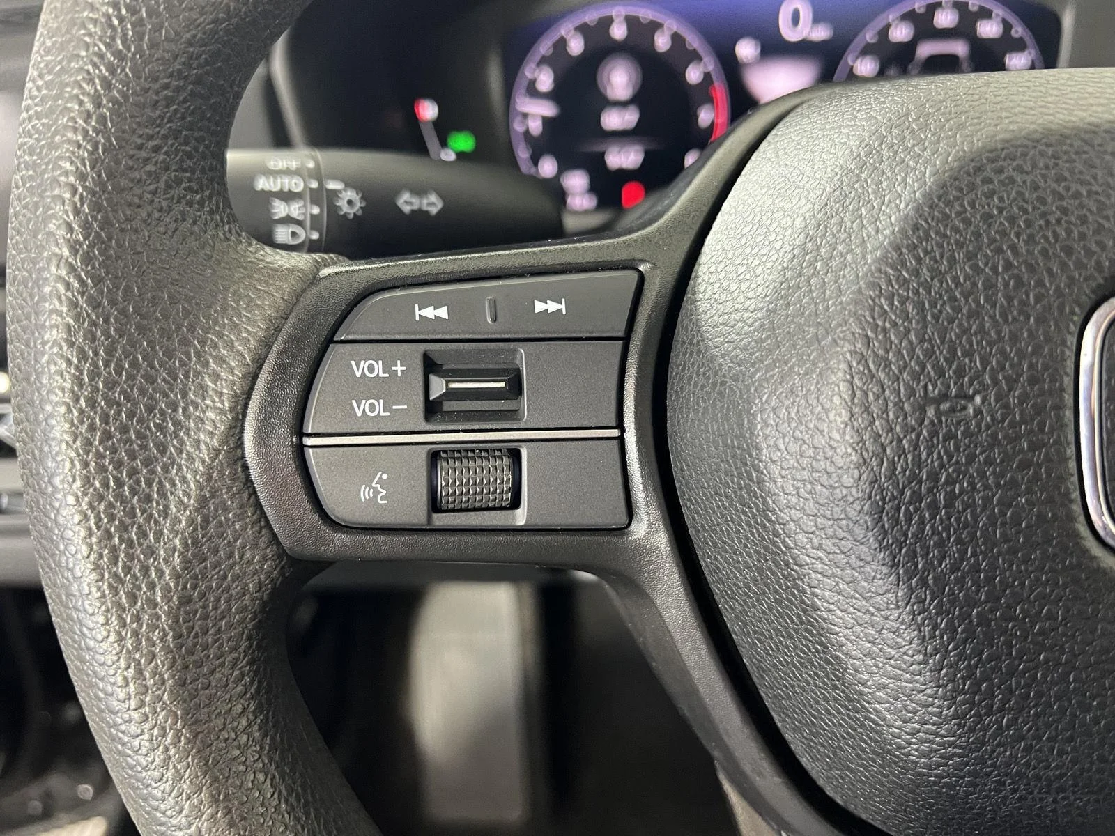 Used 2023  Honda EX image 9
