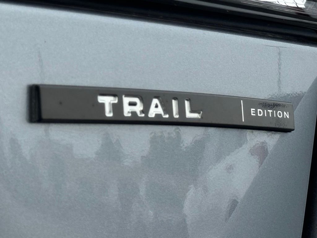 Used 2025  Mitsubishi 2.0 Trail Edition image 13