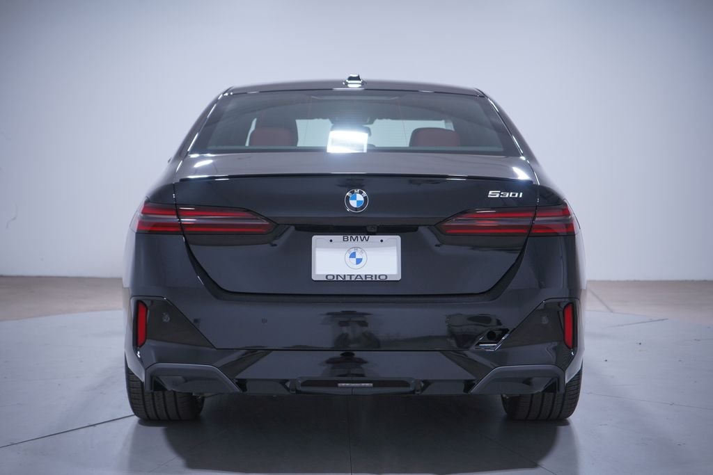 Used 2026 Black Sapphire Metallic BMW 530i image 5