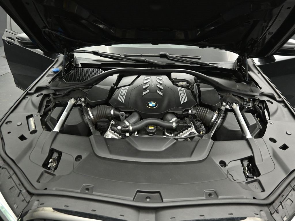 2022 BMW 750LI - Image 30