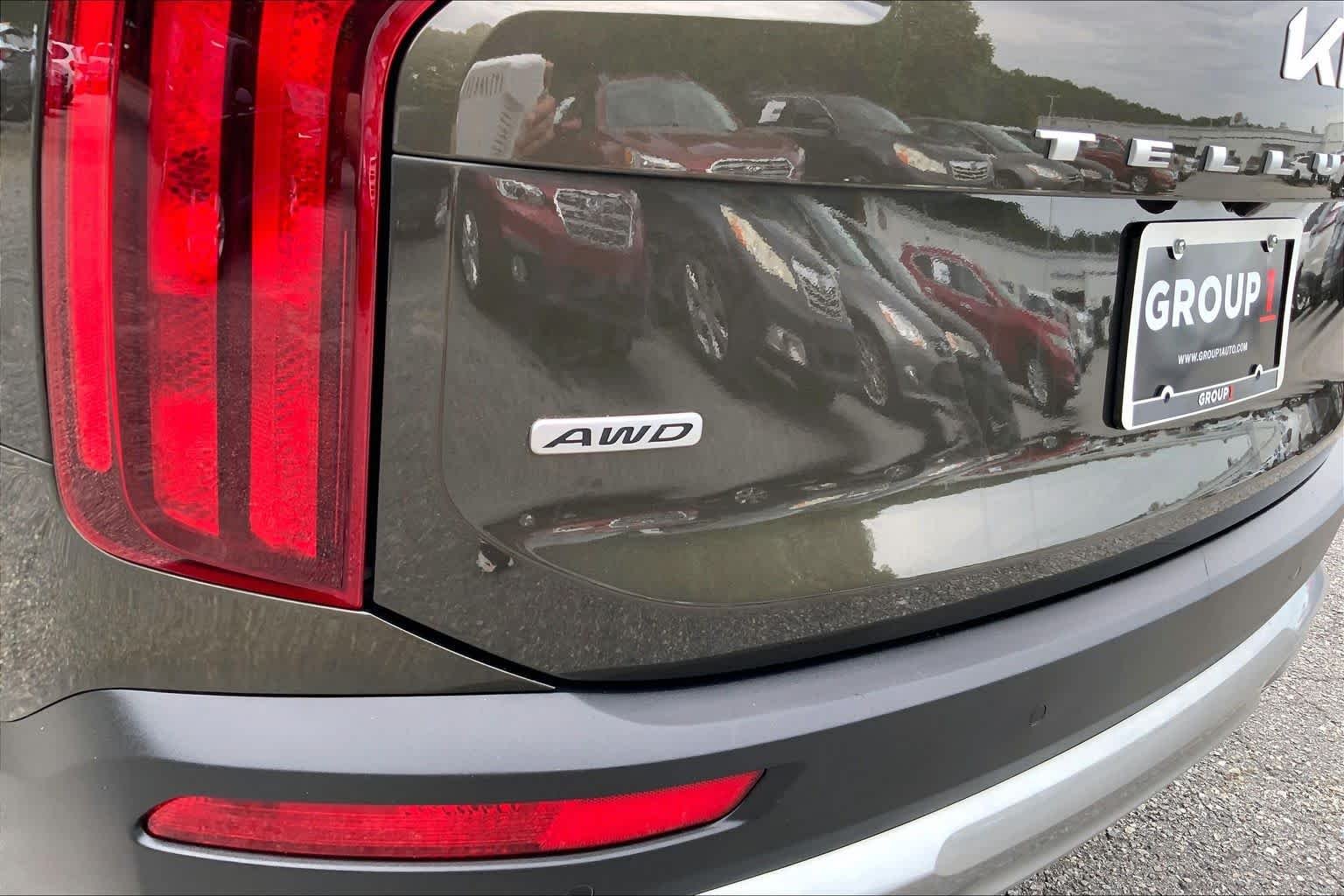 Used 2022 Dark Moss Kia S image 29