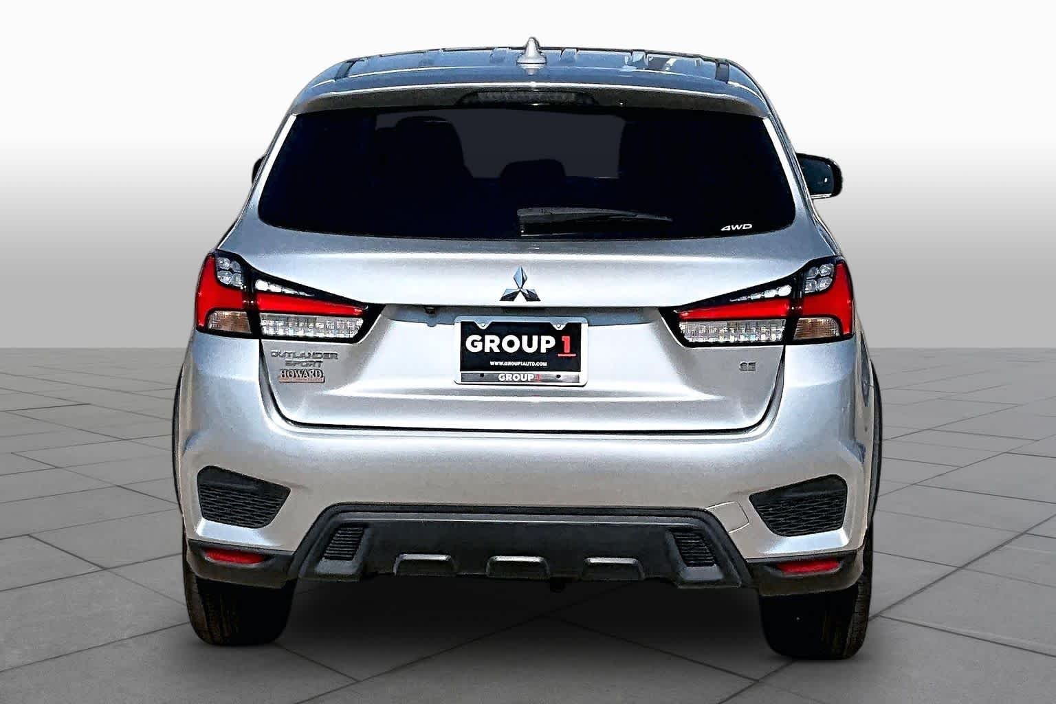 Used 2025 Alloy Silver Metallic Mitsubishi SE image 5