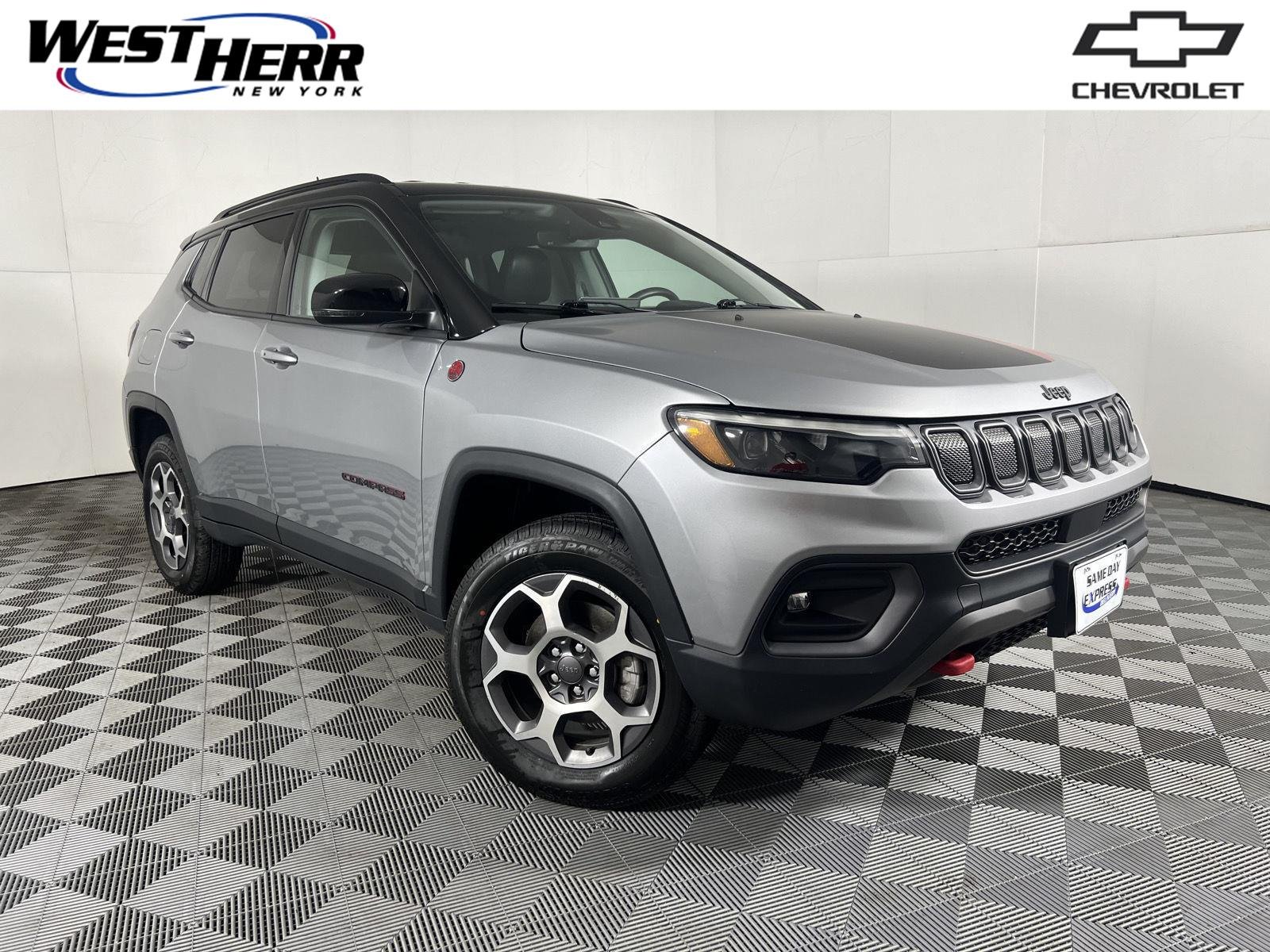 Used 2022 Billet Silver Metallic Clearco Jeep Trailhawk image 1