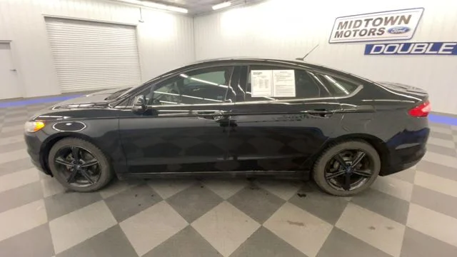 Used 2016 Shadow Black Ford SE image 5