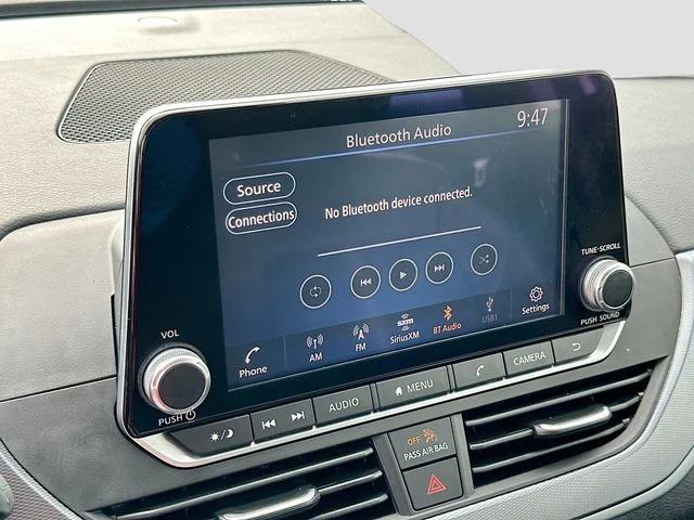 Used 2023 White Nissan 2.5 SR image 14