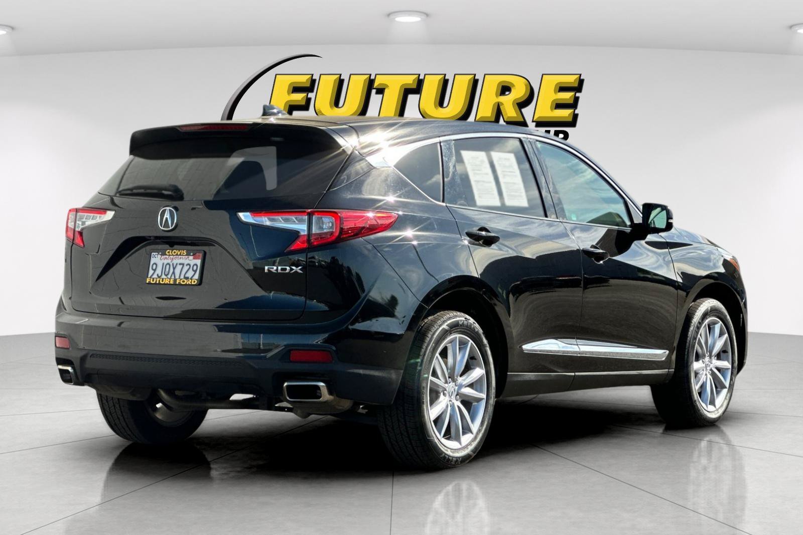 Used 2023  Acura Base image 3
