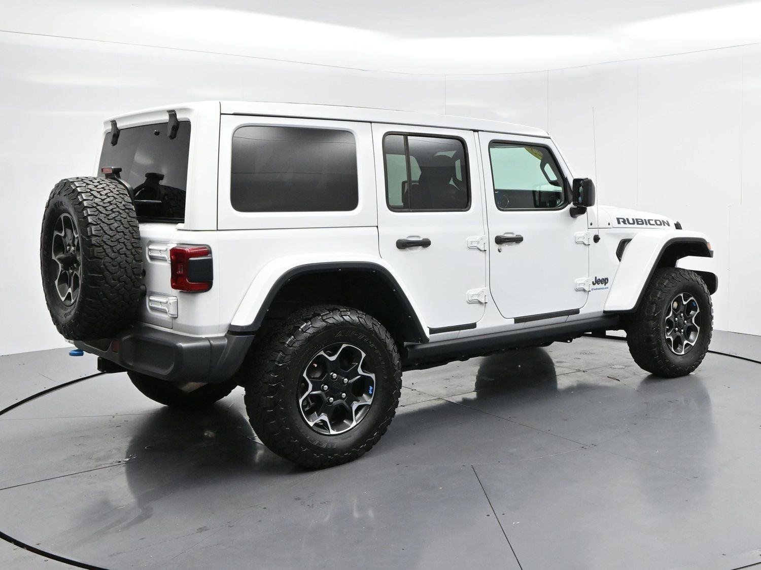 Used 2023 Bright White Clearcoat Jeep Rubicon image 7