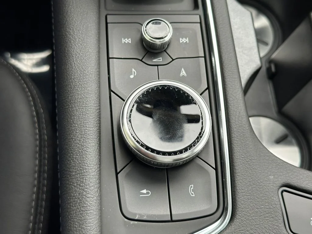 New 2025 Crystal White Tricoat Cadillac Sport image 31