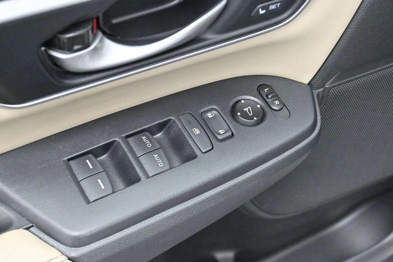 Used 2020 Platinum White Pearl Honda Touring image 11