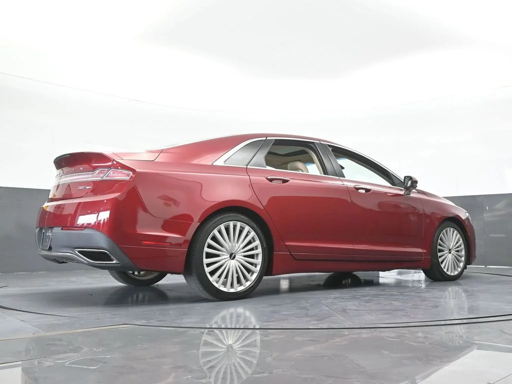 Used 2017 Ruby Red Metallic Lincoln Reserve image 67