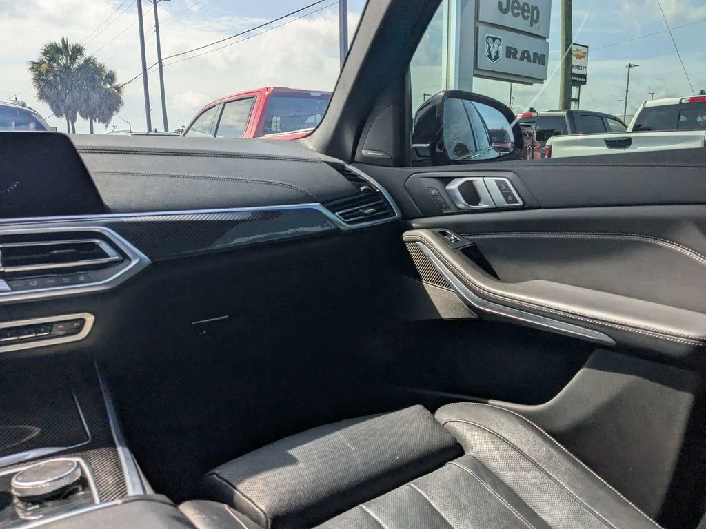 Used 2021 Blue BMW M50i image 17