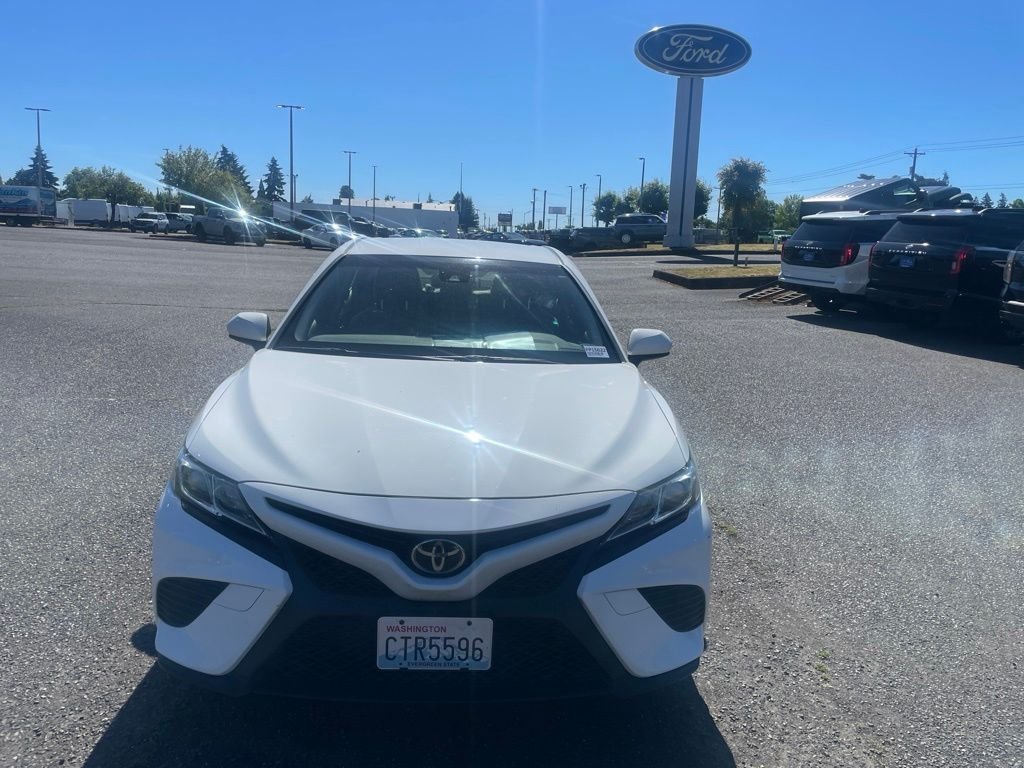 Used 2018 Super White Toyota SE image 2
