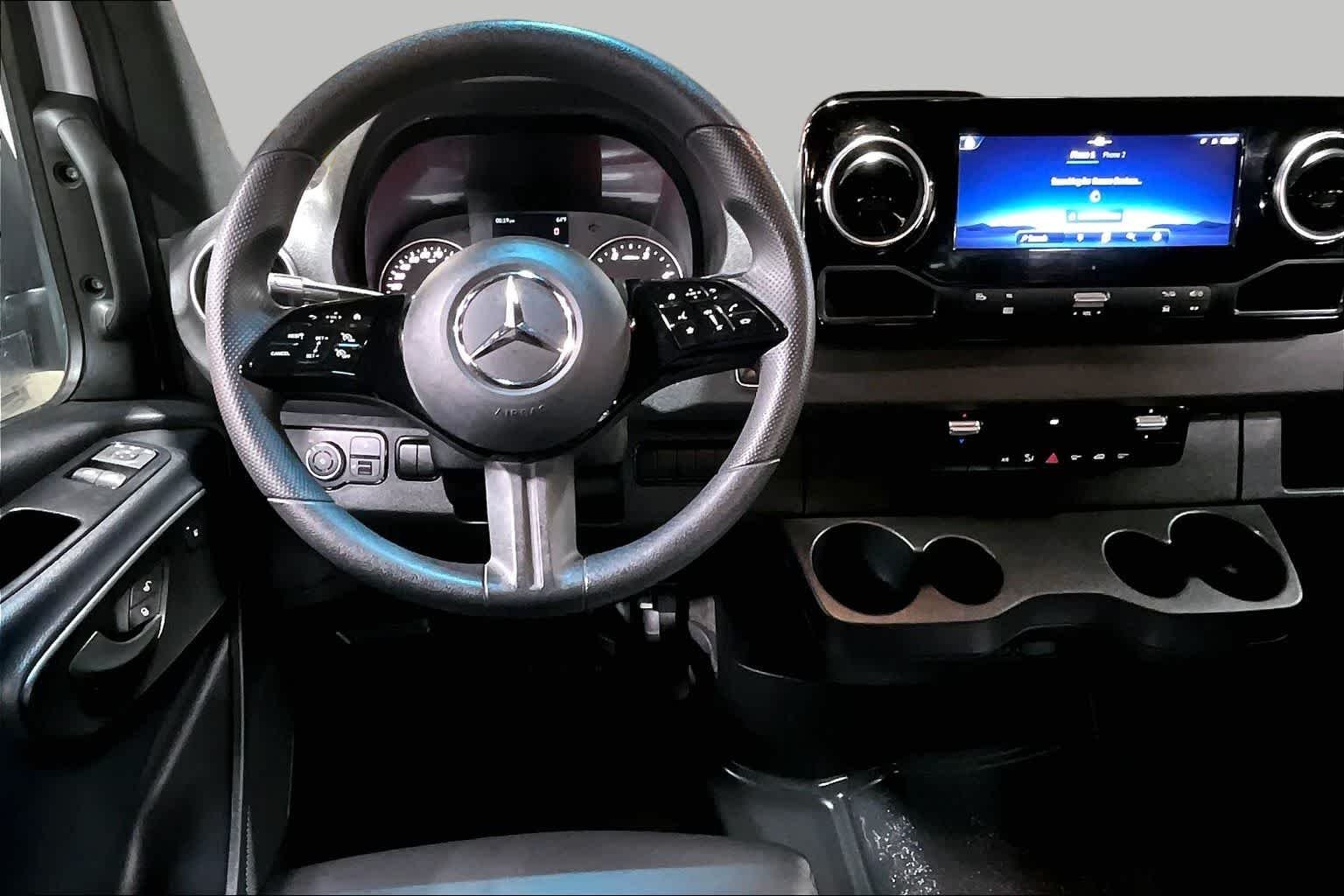 Used 2025 Arctic White Mercedes-Benz  image 6