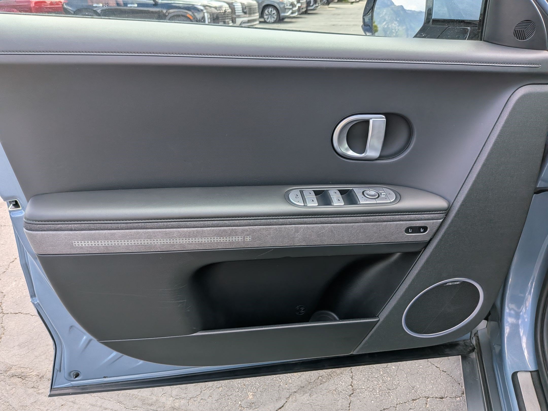 2024 Hyundai IONIQ 5 Limited - Photo 12