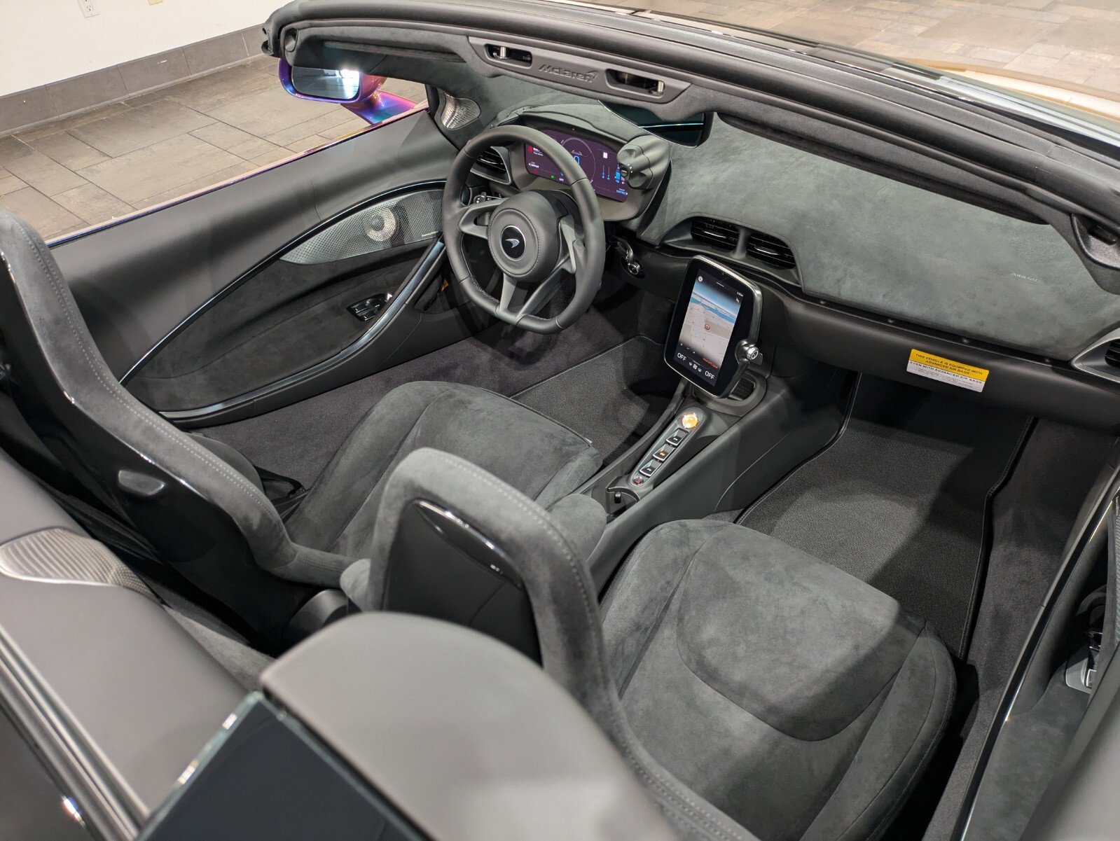 2025 McLaren Artura - Photo 19