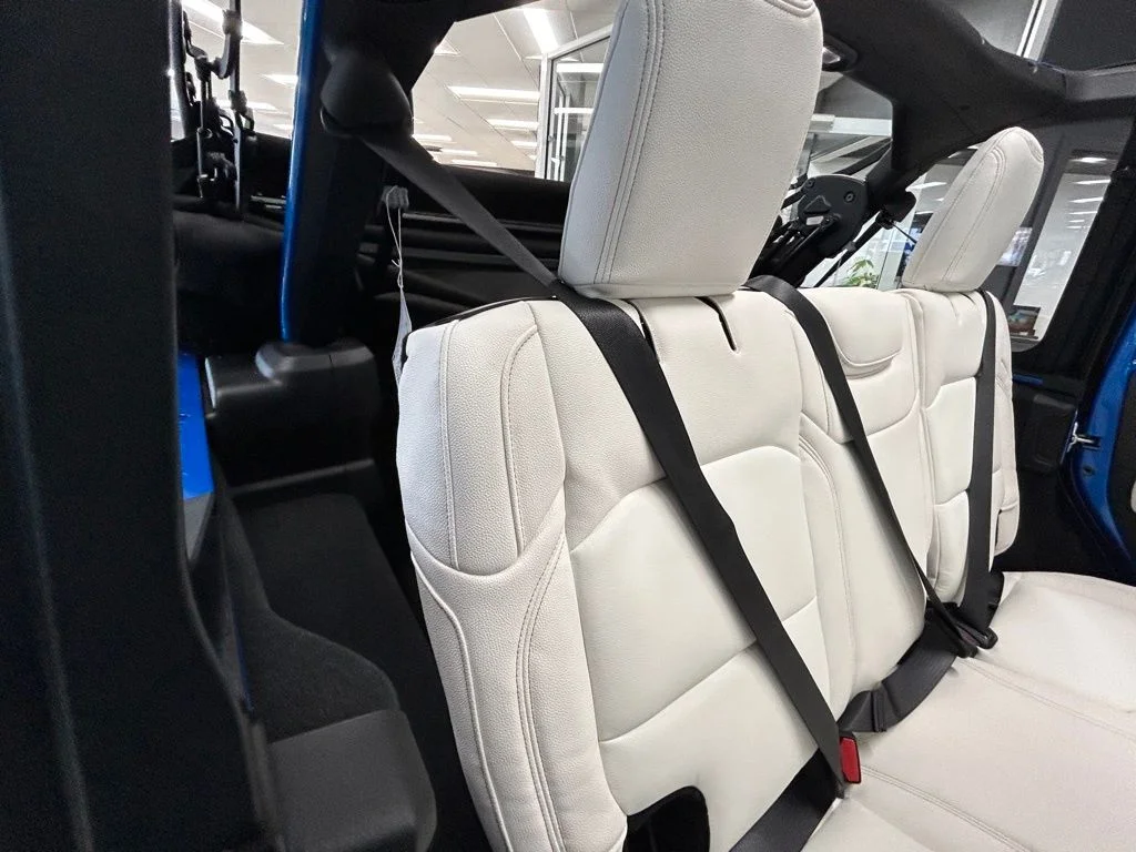 Used 2024 Blue Jeep Sahara image 23