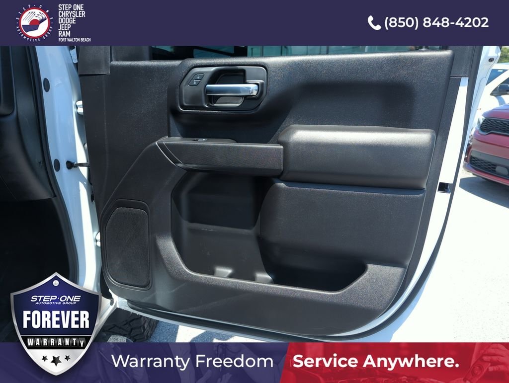 Used 2025 White GMC Pro image 29