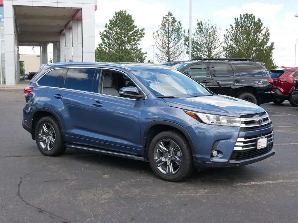 Certified 2018 Toyota Highlander Limited Platinum with VIN 5TDDZRFH2JS492943 for sale in Minneapolis, Minnesota