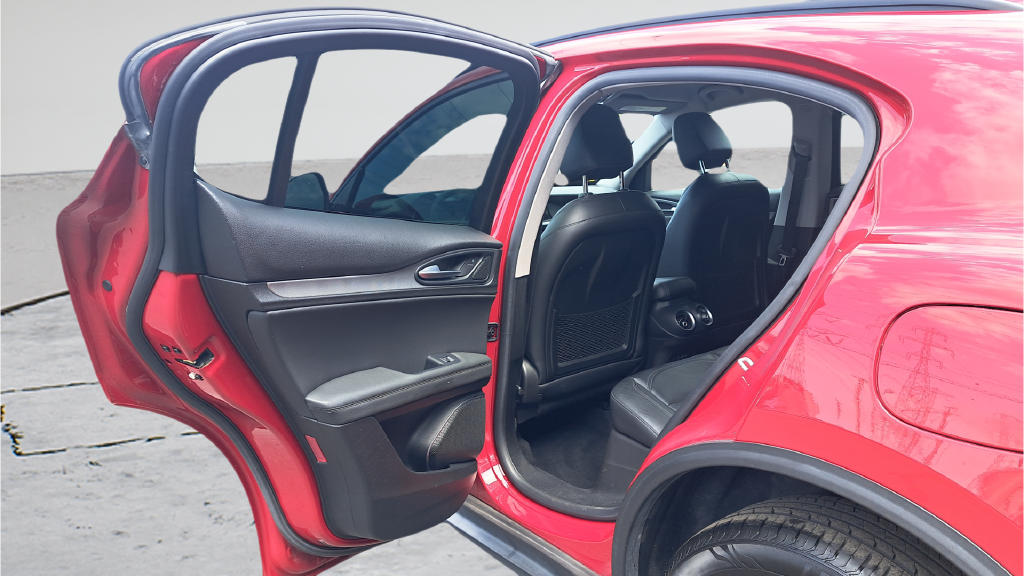 Used 2018 Red Alfa Romeo Base image 11