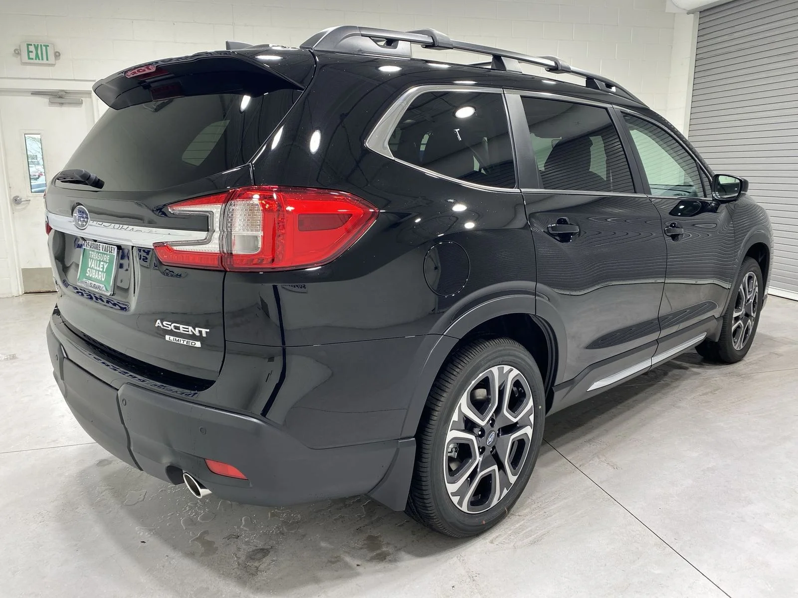 New 2026 CRYSTAL BLACK SILICA Subaru Limited image 8