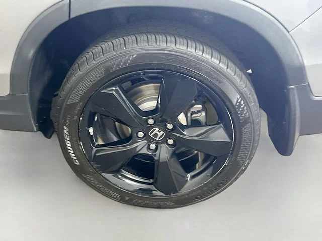Used 2019 Lunar Silver Metallic Honda Elite image 26