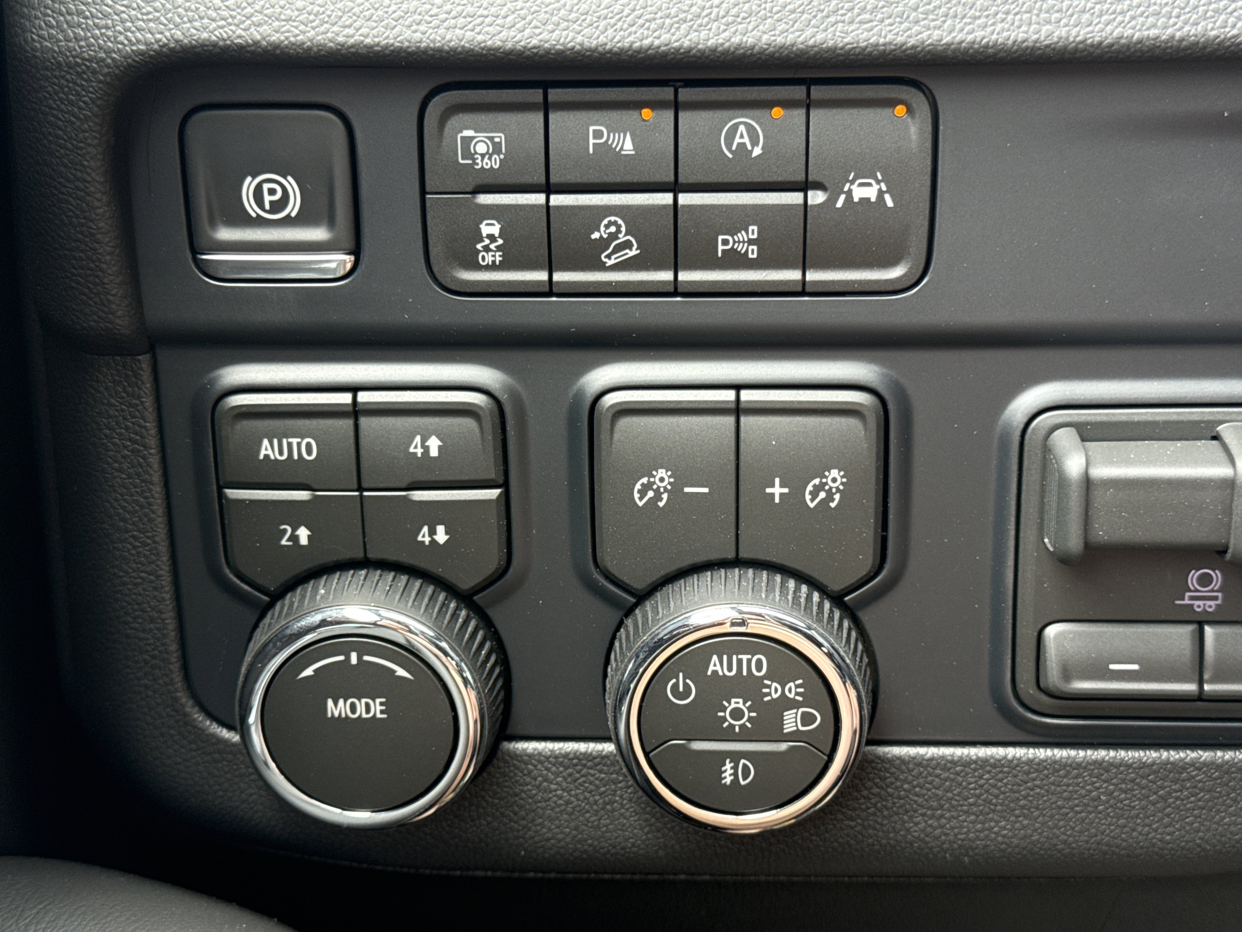 2026 Chevrolet Suburban Premier - Photo 26