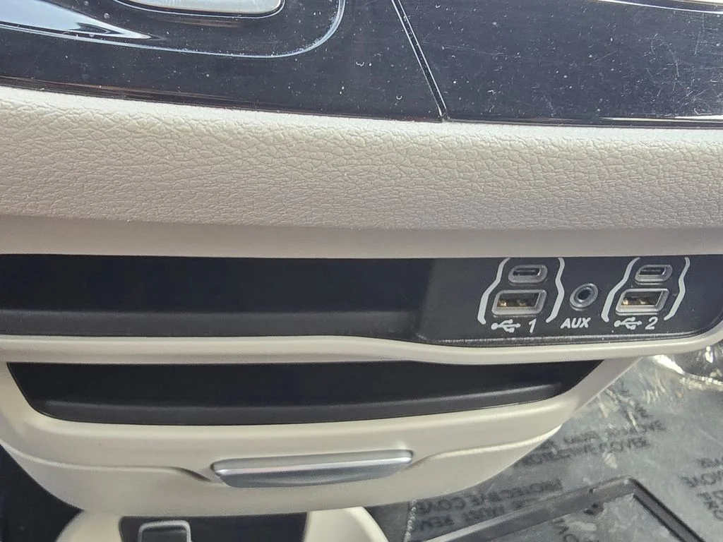 Used 2023 Black Chrysler Touring L image 35