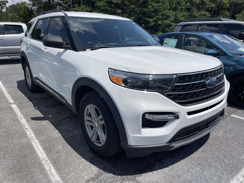Used 2021 Oxford White Ford XLT image 2