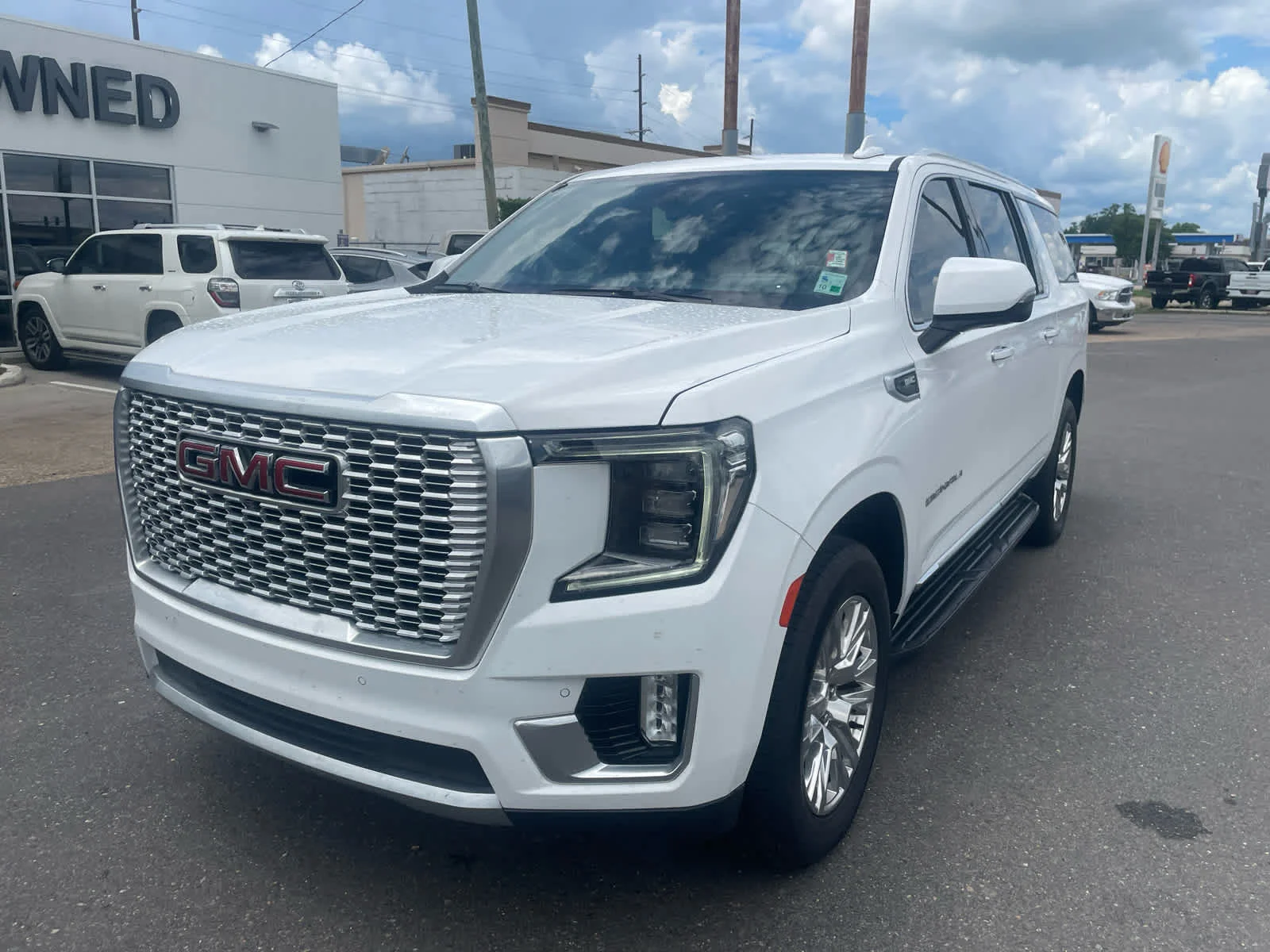 Used 2021 SUMMIT WHITE GMC Denali image 9