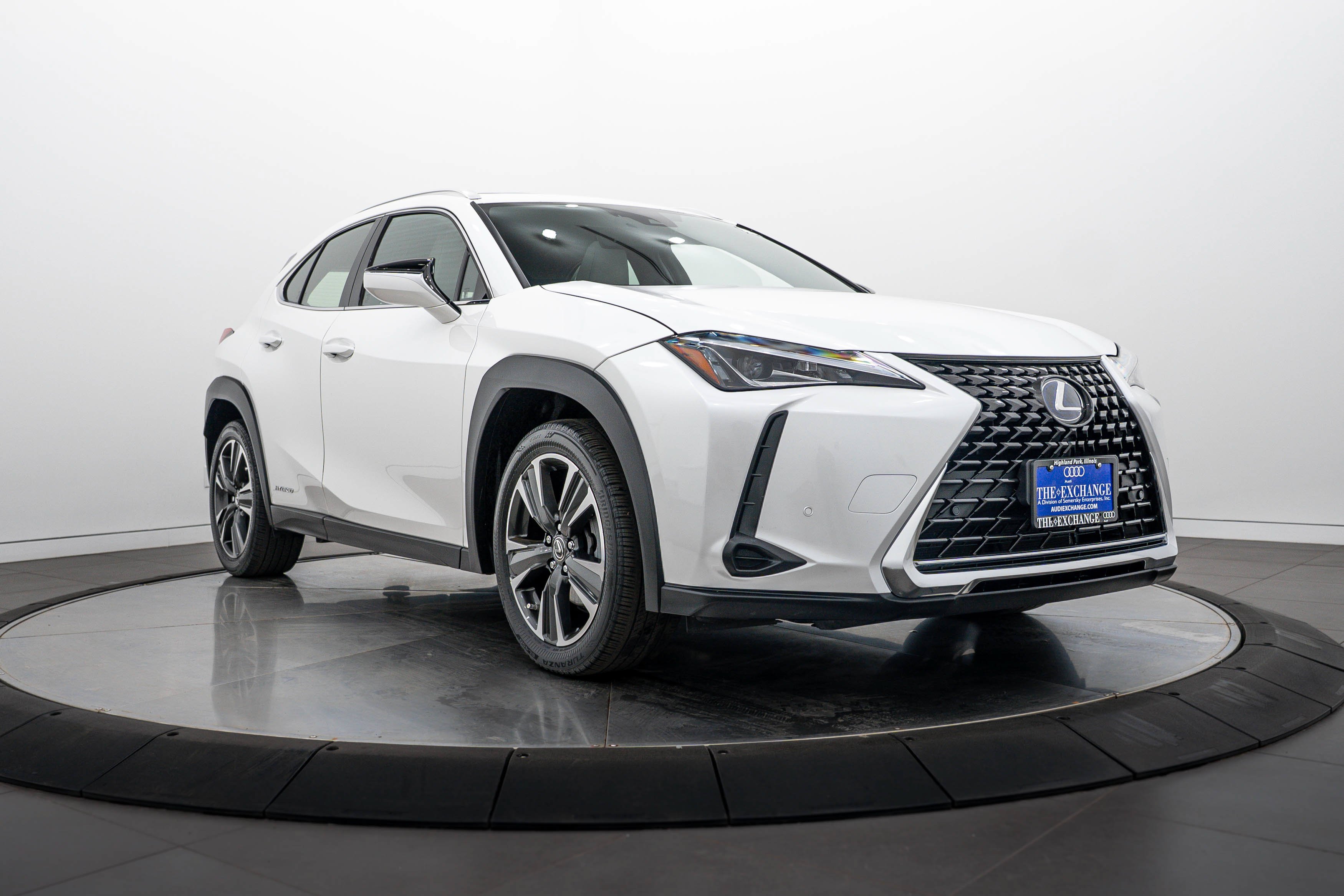 Used 2019 Eminent White Pearl Lexus UX 250h image 1
