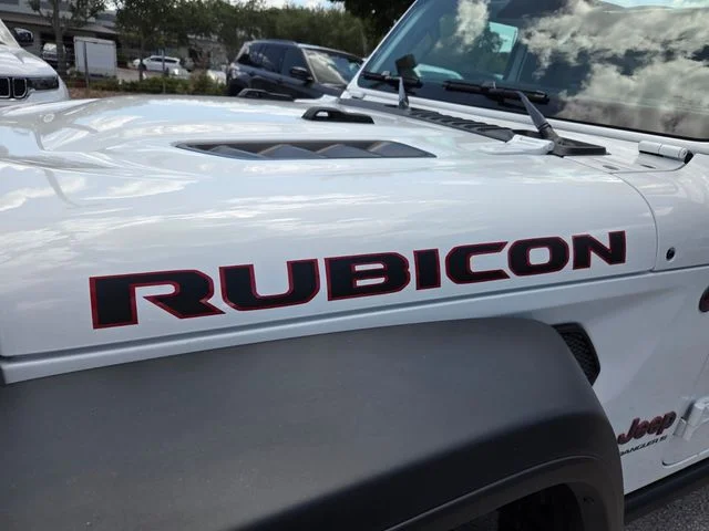 New 2026 Bright White Clear-Coat Exterior Paint Jeep Rubicon image 3