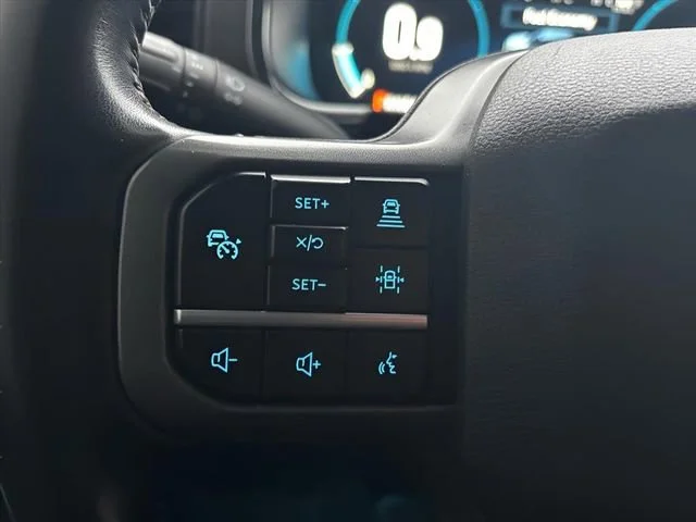 Used 2022  Ford XL image 15