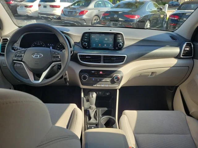 Used 2021 White Hyundai SE image 11
