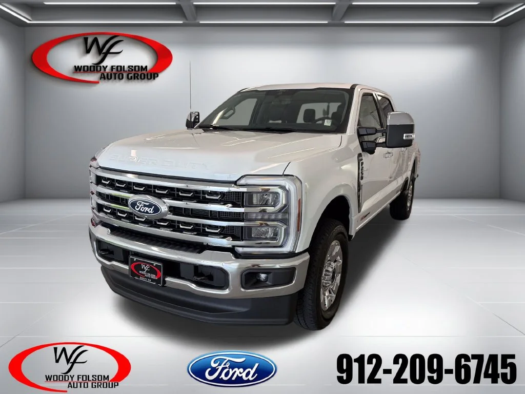 New 2027 Oxford White Ford F-250® Lariat® image 1