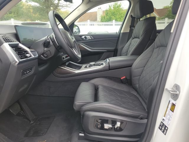 Certified Used 2024 White BMW xDrive40i image 18