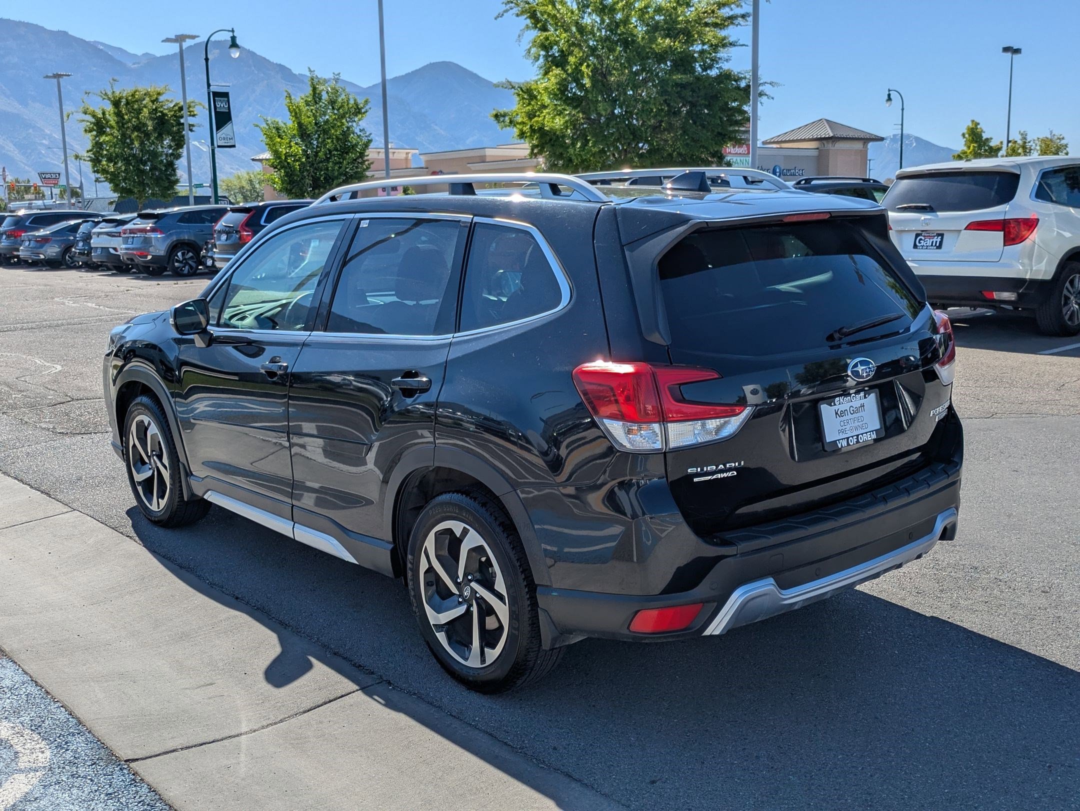 Used 2023 Crystal Black Silica Subaru Touring image 5