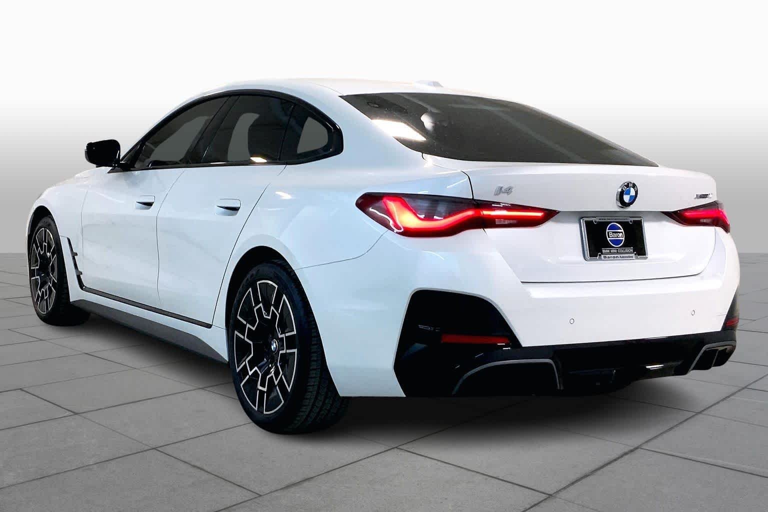 New 2026 Mineral White Metallic BMW xDrive40 image 12