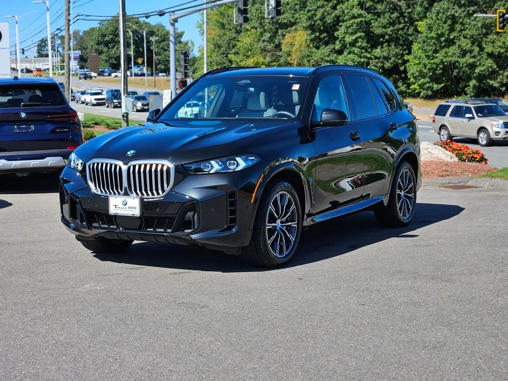 Used 2026 Black Sapphire Metallic BMW xDrive40i image 3
