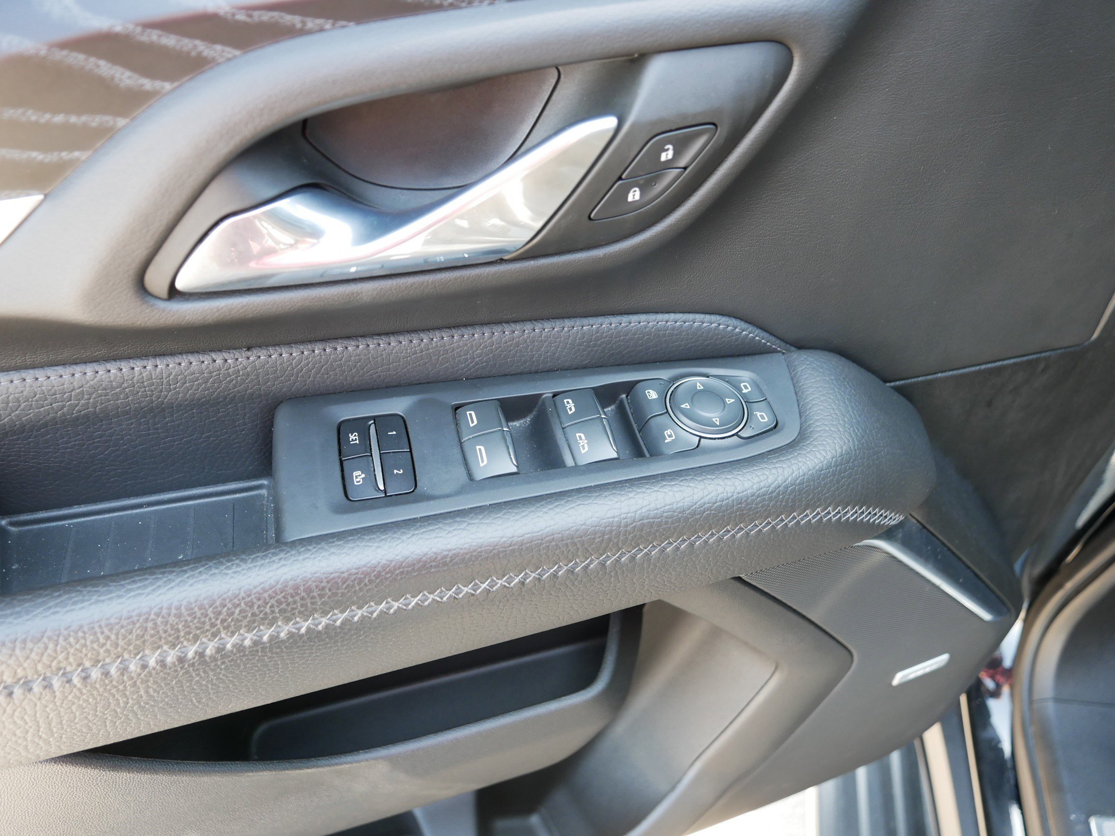 2023 GMC Yukon Denali - Photo 19