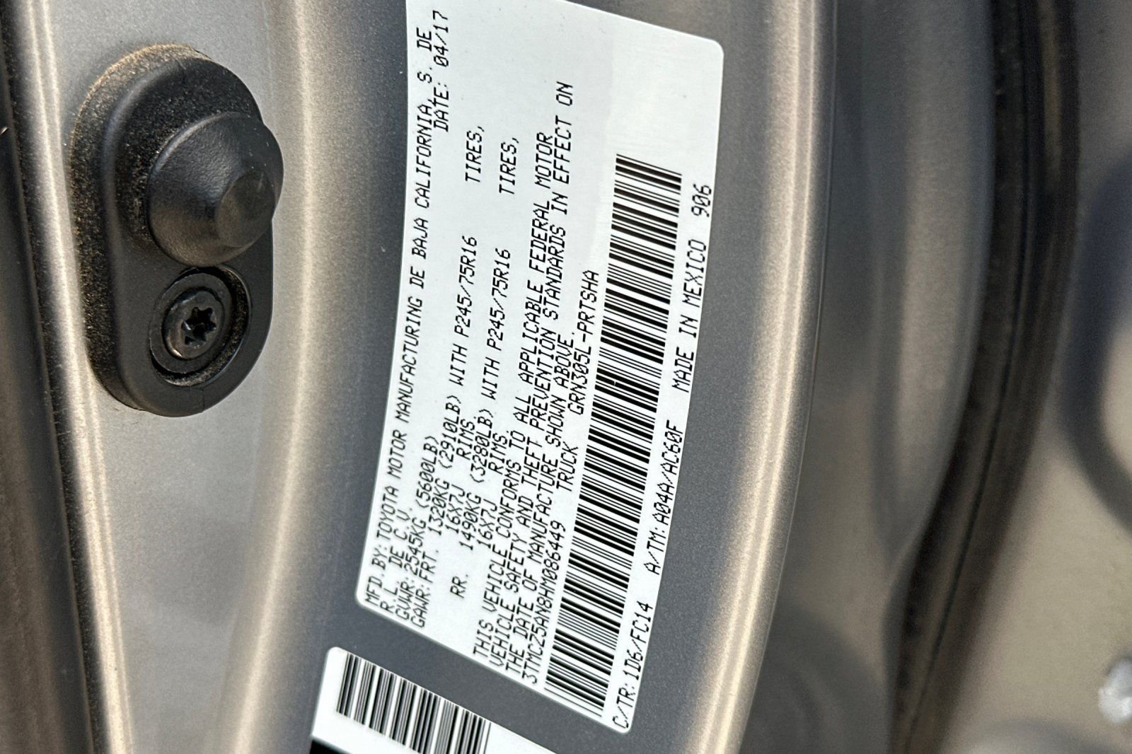Used 2017 Silver Toyota SR5 image 27