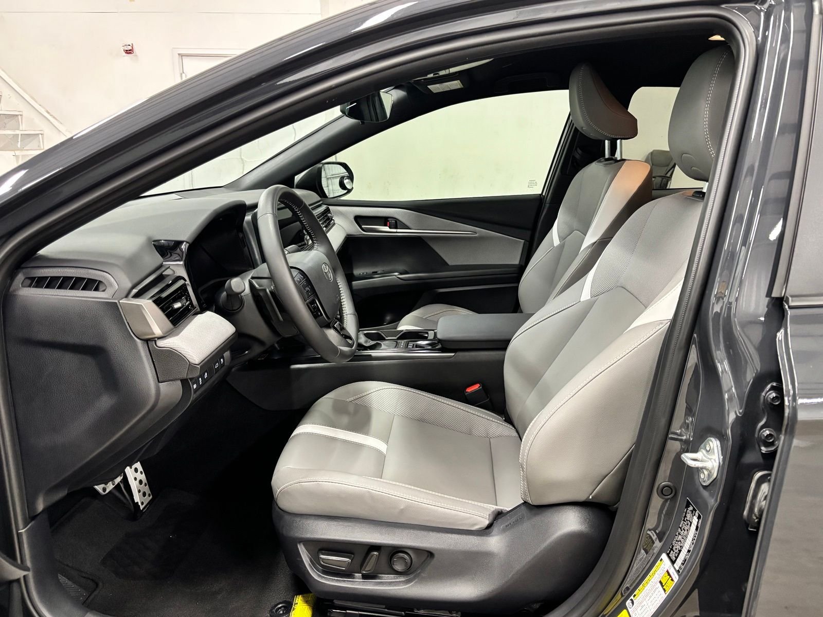 Used 2026  Toyota SE image 16