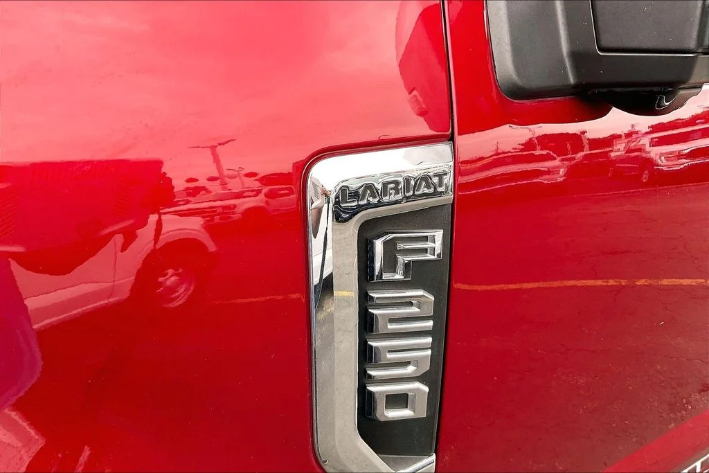 Used 2019 Ruby Red Metallic Ford Lariat image 31