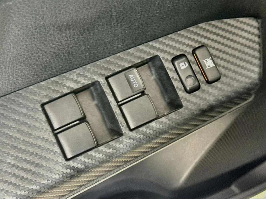 Used 2013 Gray Toyota LE image 19