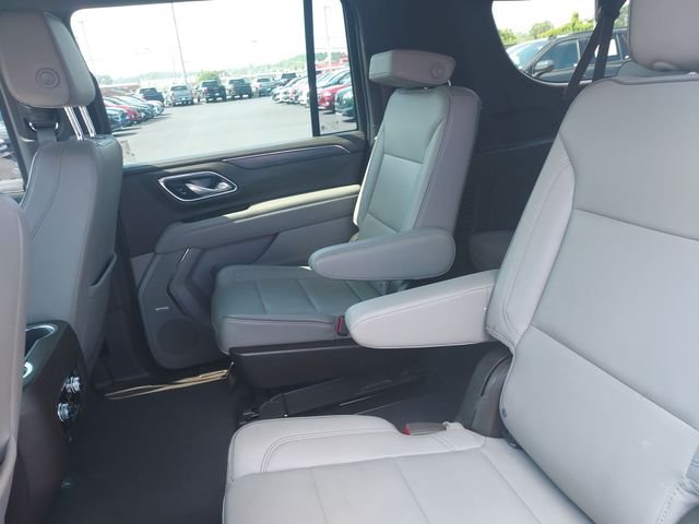 Used 2023 White GMC SLT image 29
