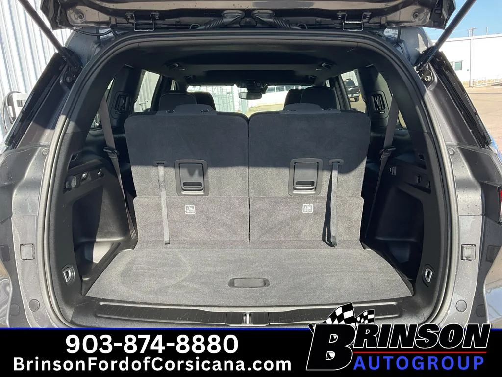 Used 2024 Metallic Jeep Laredo X image 9