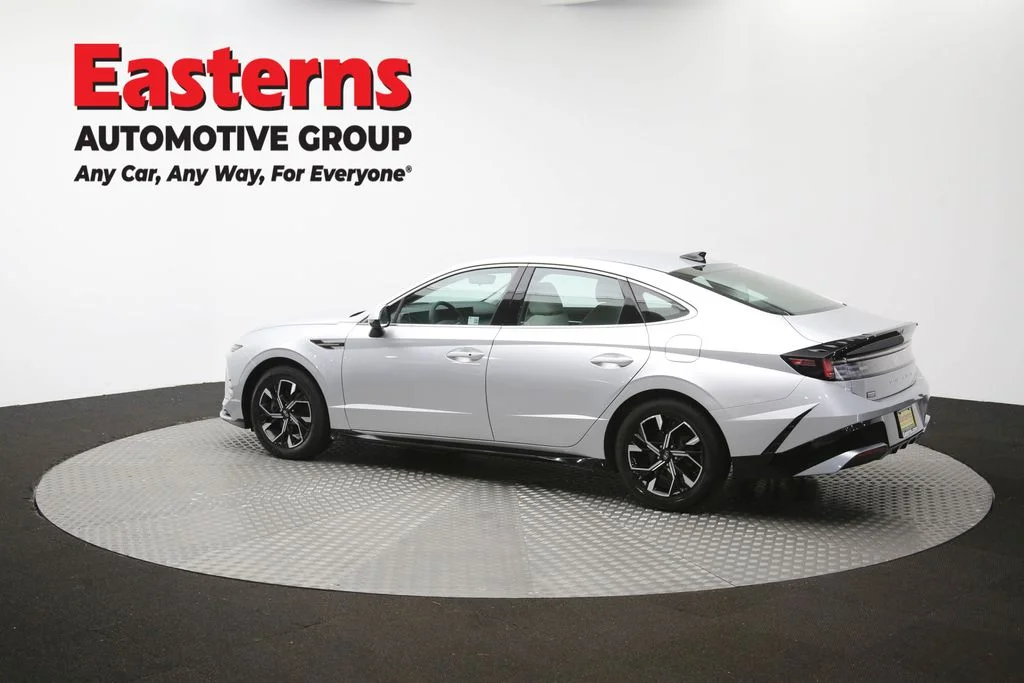Used 2025 Silver Hyundai SEL image 63
