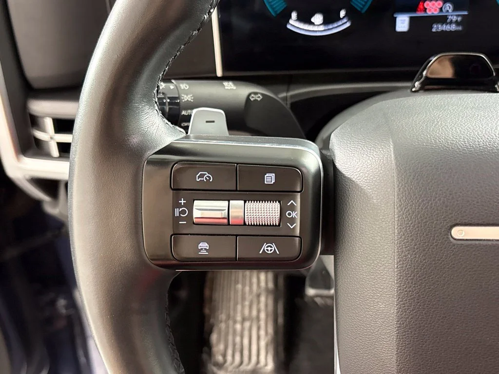 Used 2025 Blue Hyundai SEL image 33