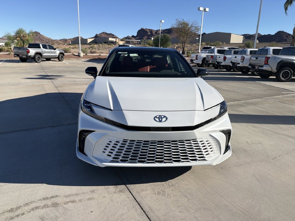 New 2026 Wind Chill Pearl with Midnight Black Metallic roof <sup>1</sup> Toyota  XSE image 2